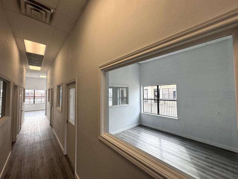 More Photos Of 1100 Sam Bass Rd, Round Rock Storefront Retail Office For Lease