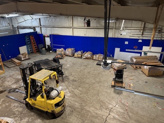 More Photos Of 5201 W 46th St, Indianapolis Light Distribution For Sale