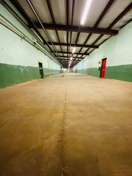 More Photos Of 10 Kelly Ave, Middleport Manufacturing For Lease