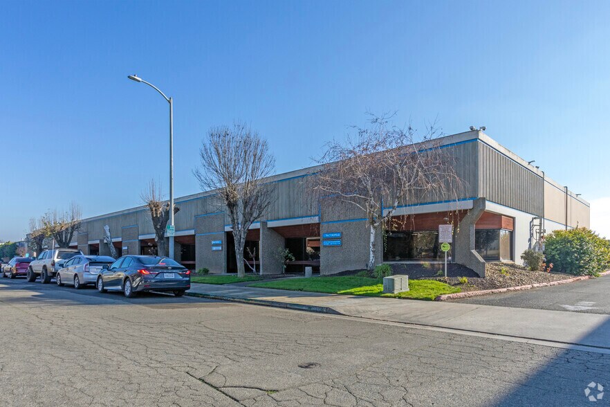 Primary Photo Of 4175 W Sierra Madre Ave, Fresno Light Distribution For Lease