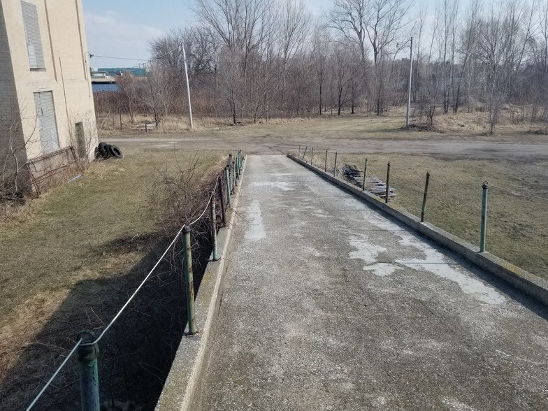 More Photos Of 700 Marquette St, Bay City Industrial For Sale