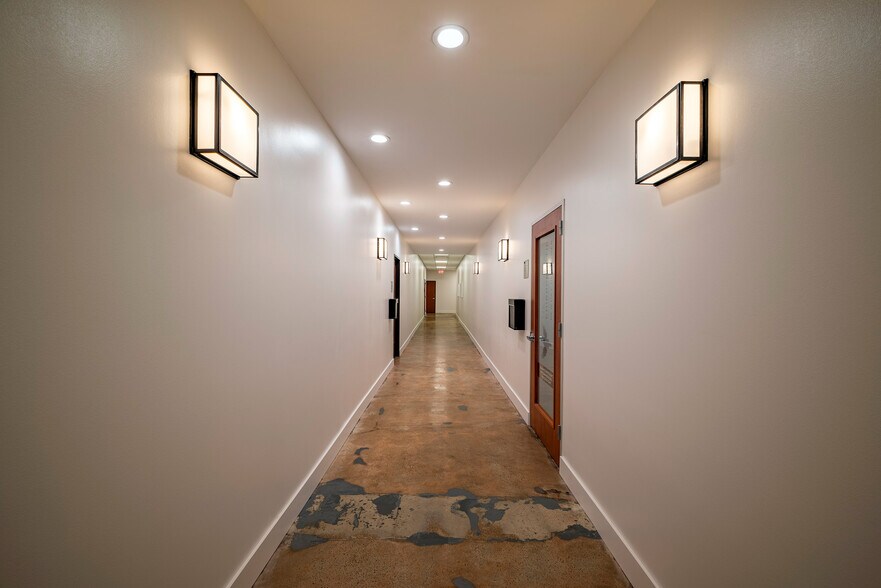 More Photos Of 1500 McGowen St, Houston Restaurant For Lease