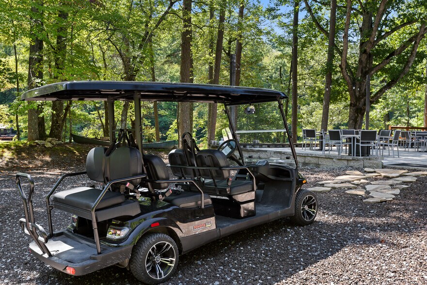 More Photos Of 340 Willow Creek Dr, Blue Ridge Hotel For Sale