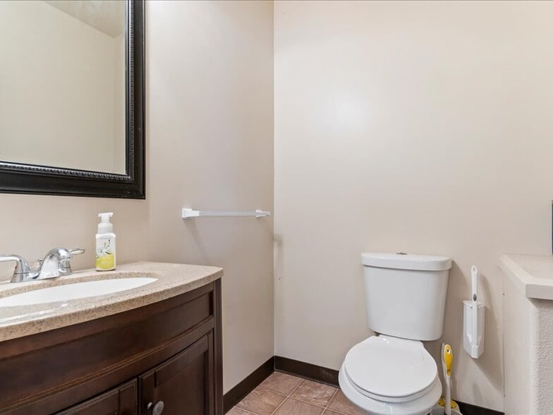 More Photos Of 3272 Stephens Ave, Ogden Self Storage For Sale