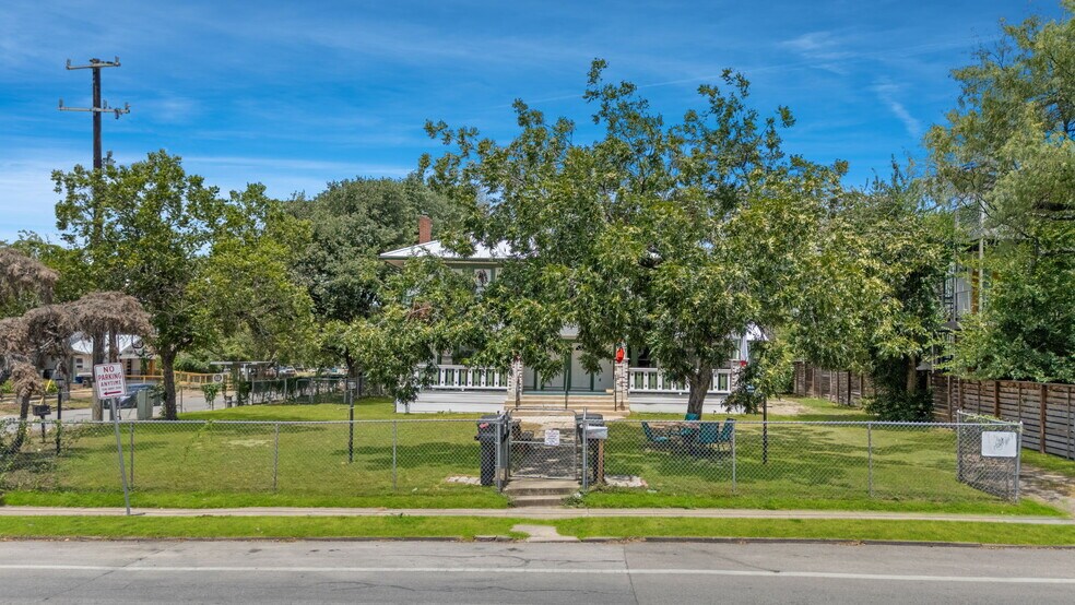 More Photos Of 603 E Grayson St, San Antonio Apartments For Sale