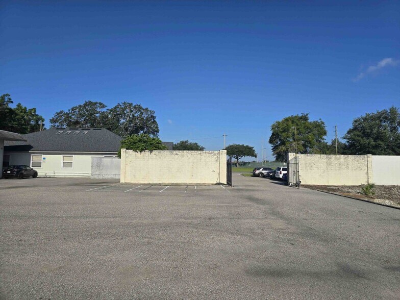 More Photos Of 801 Marshall Farms Rd, Ocoee Medical For Sale