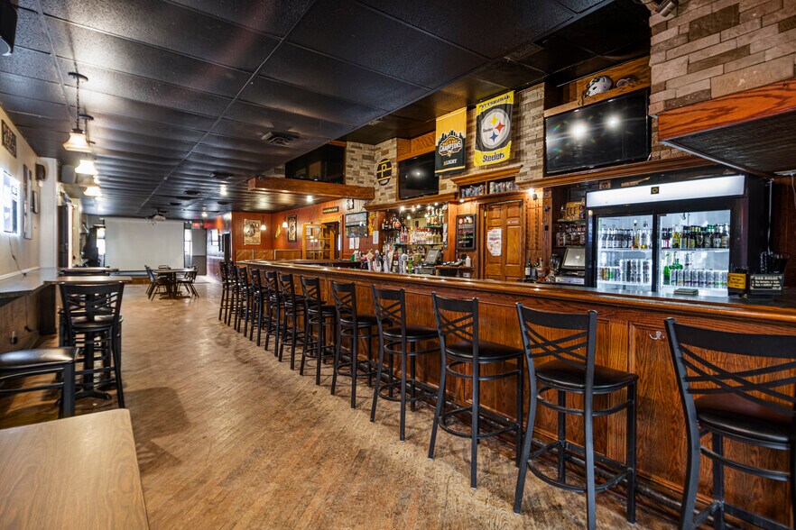 More Photos Of 708-710 Lawrence Ave, Ellwood City General Retail For Sale
