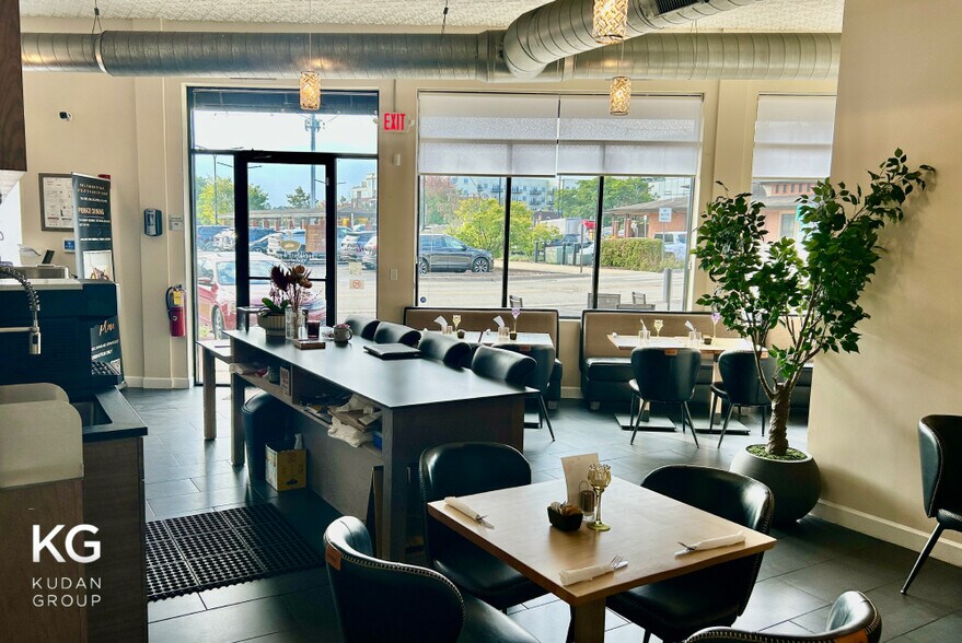 More Photos Of 1222 Washington Ct, Wilmette Specialty For Lease