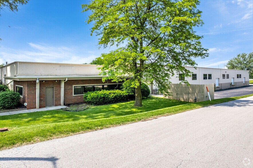 More Photos Of 301 High Grove Rd, Grandview Warehouse For Sale