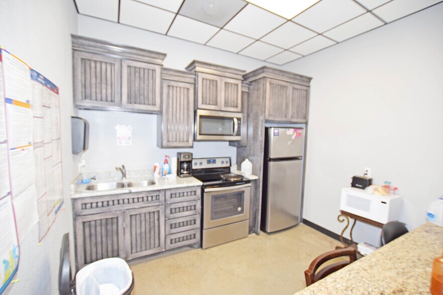 More Photos Of 2250 Dixie Blvd, Odessa Industrial For Sale