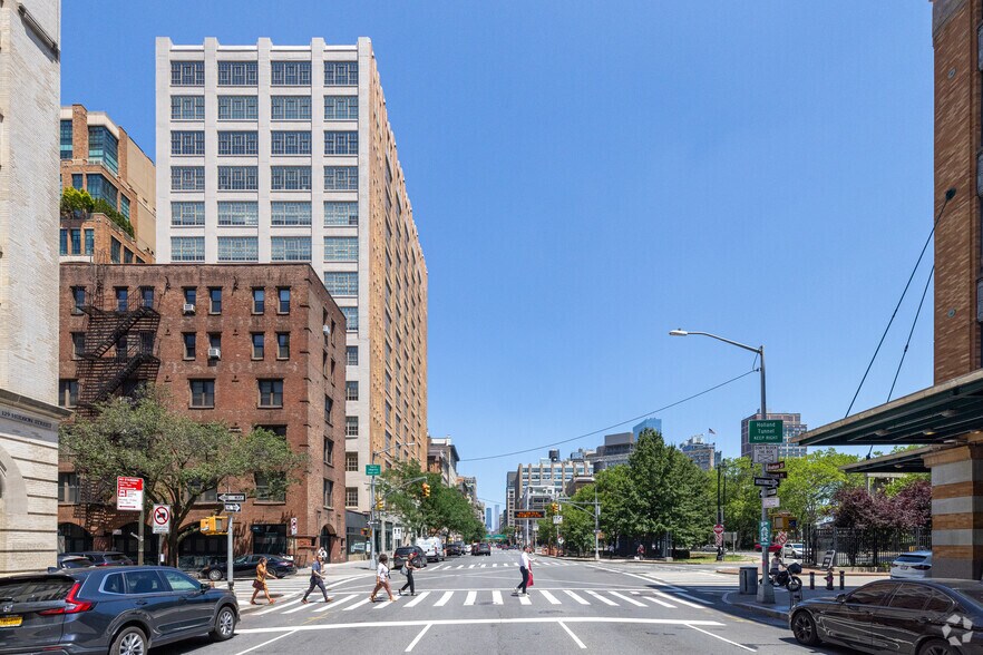 More Photos Of 145 Hudson St, New York Apartments For Lease