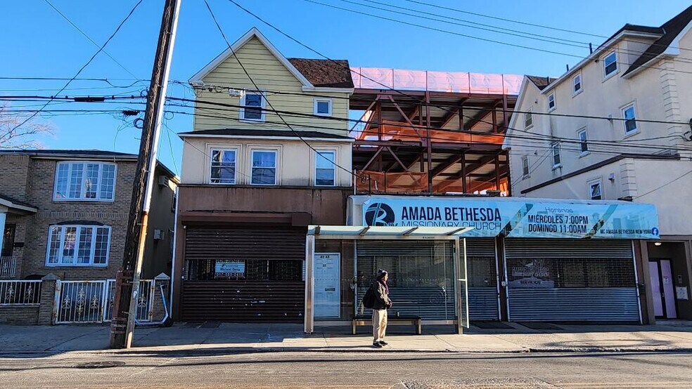 More Photos Of 4365 Bowne St, Flushing Office Residential For Lease