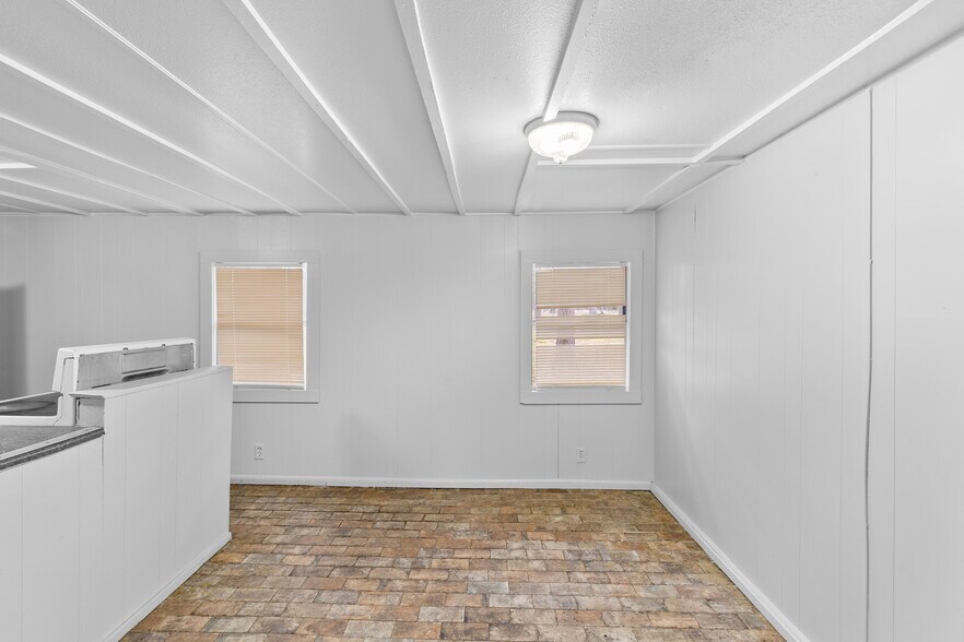 More Photos Of 31 Jackson Rd, Huntsville Apartments For Sale
