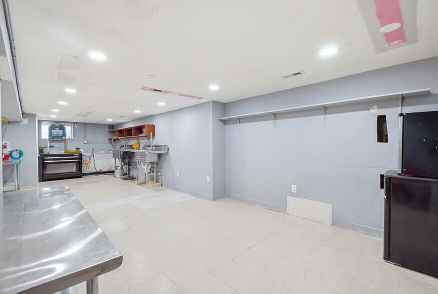 More Photos Of 9510 Lanham Severn Rd, Lanham Office For Sale