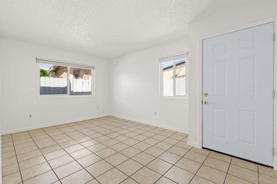 More Photos Of 4236 1/2 41st St, San Diego Apartments For Sale
