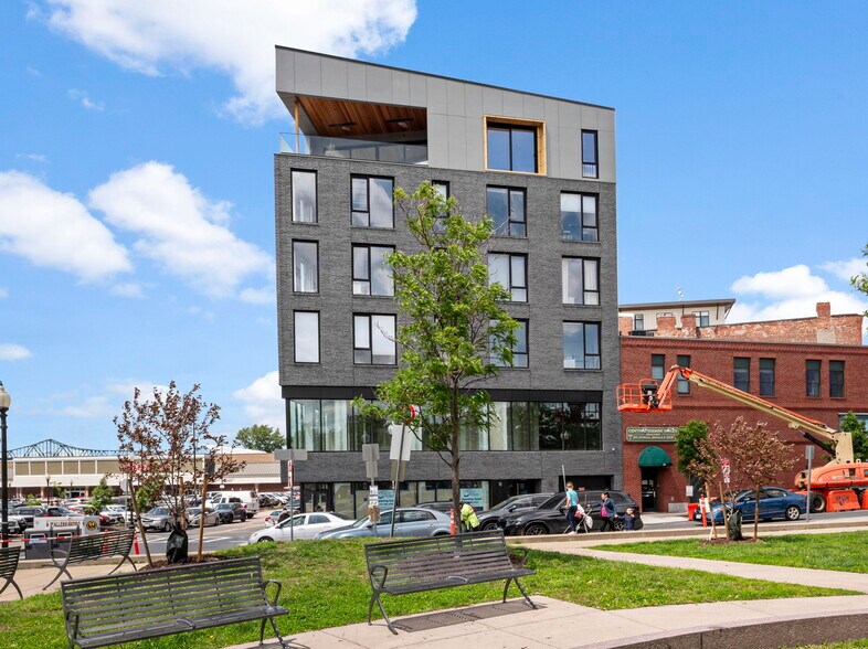 More Photos Of 40 William Kelly Sq, Boston Storefront Retail Office For Lease