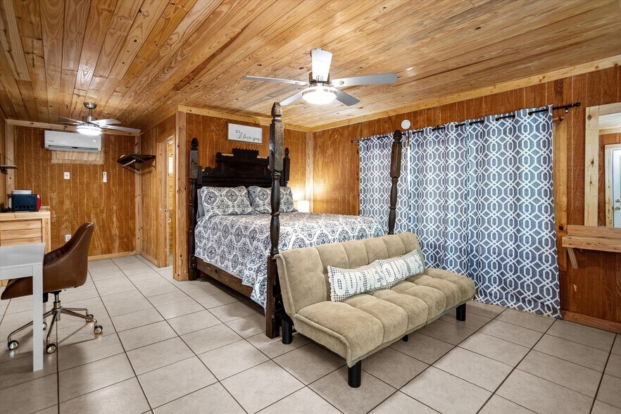More Photos Of 2508 US-69, Lufkin Lodge Meeting Hall For Sale