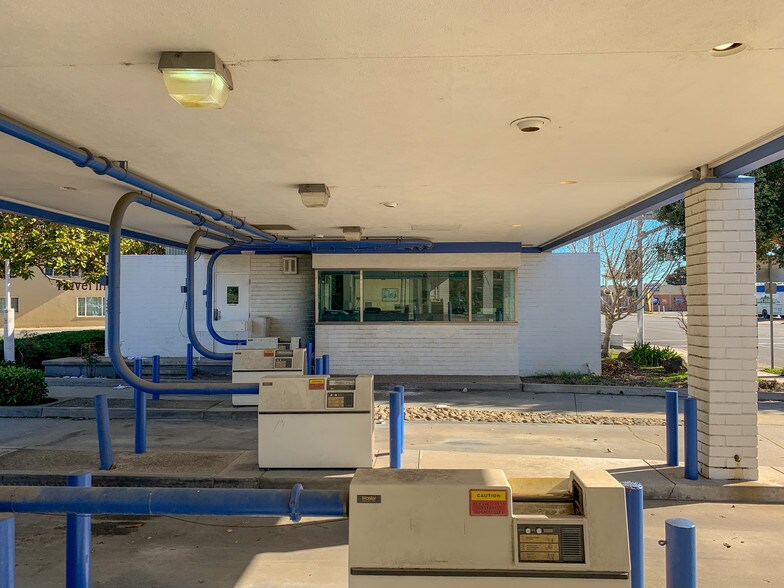 More Photos Of 27 John St, Salinas Bank For Sale