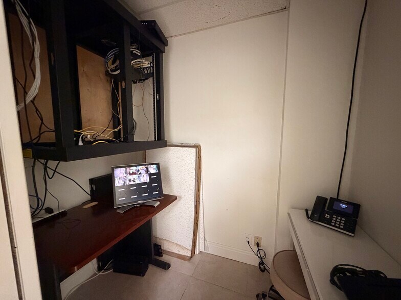 More Photos Of 2331 N State Road 7, Lauderdale Lakes Office For Sale