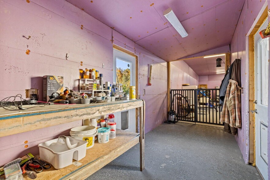 More Photos Of 558 Lucky Rd, Seymour Service For Sale