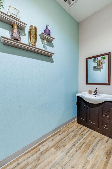 More Photos Of 7917 N May Ave, Oklahoma City Freestanding For Sale