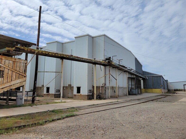 More Photos Of 2198 S Pacific Ave, Yuma Distribution For Lease