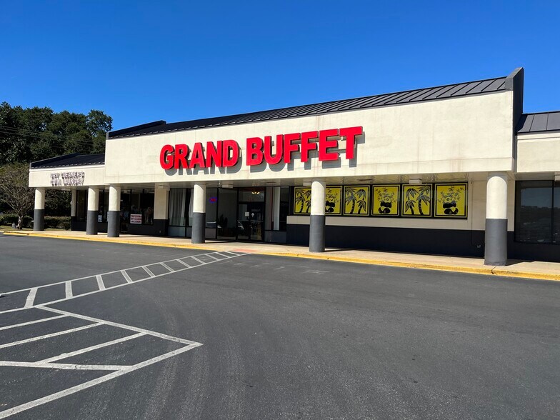 More Photos Of 4208-4234 Highway 90, Pace Unknown For Lease