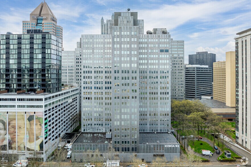 More Photos Of 420 Fort Duquesne Blvd, Pittsburgh Coworking Space