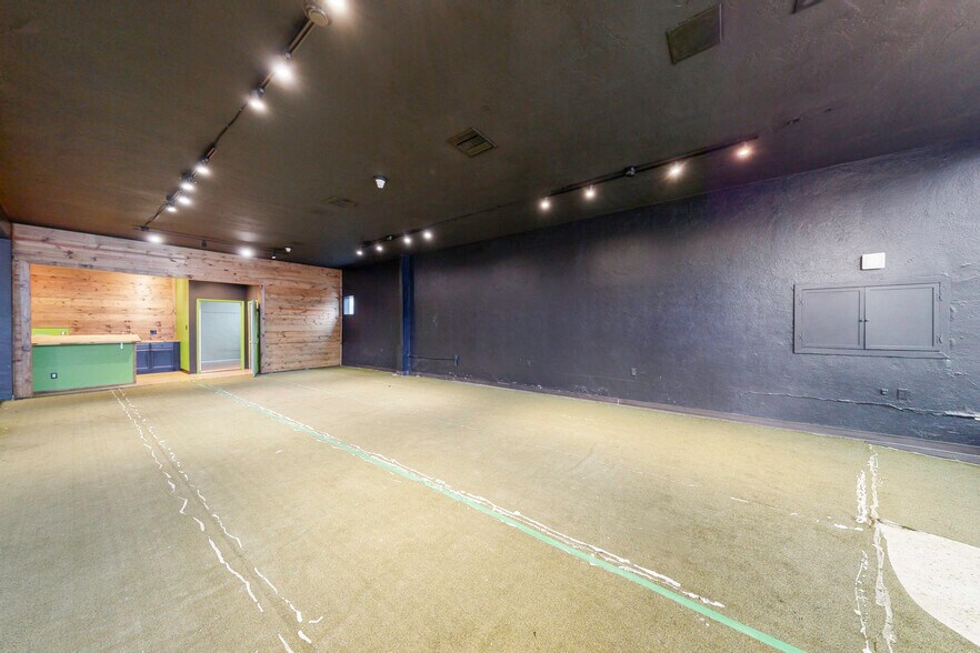 More Photos Of 375-377 MacArthur Blvd, San Leandro Freestanding For Lease