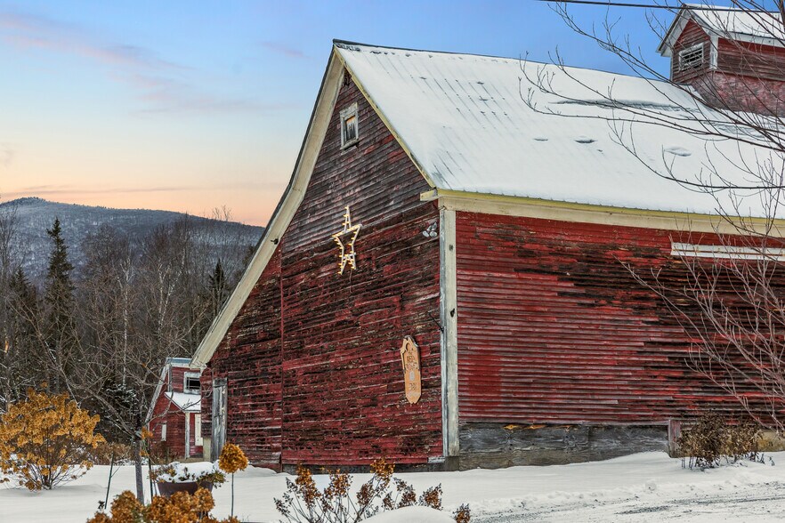 More Photos Of 54 Red Clover Ln, Mendon Hotel For Sale
