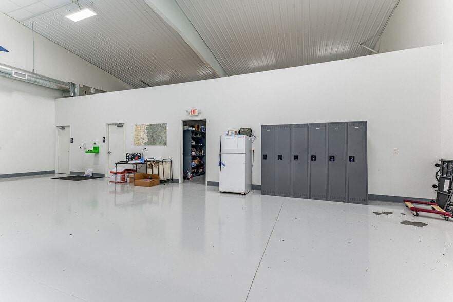 More Photos Of 7015 S 143rd St E, Derby Airplane Hangar For Sale