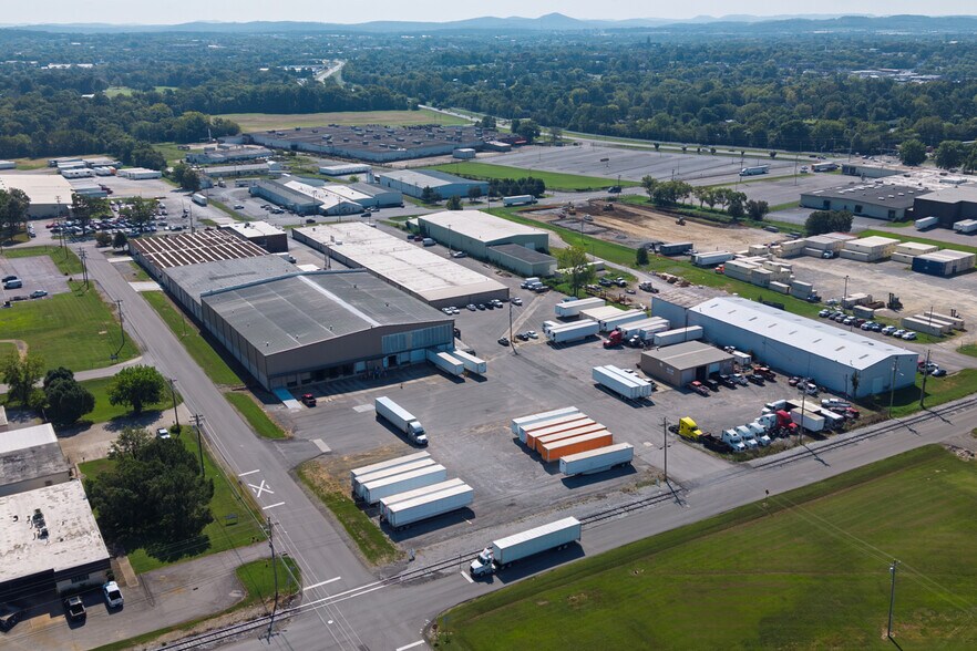 More Photos Of 216 Hartmann Dr, Lebanon Distribution For Lease