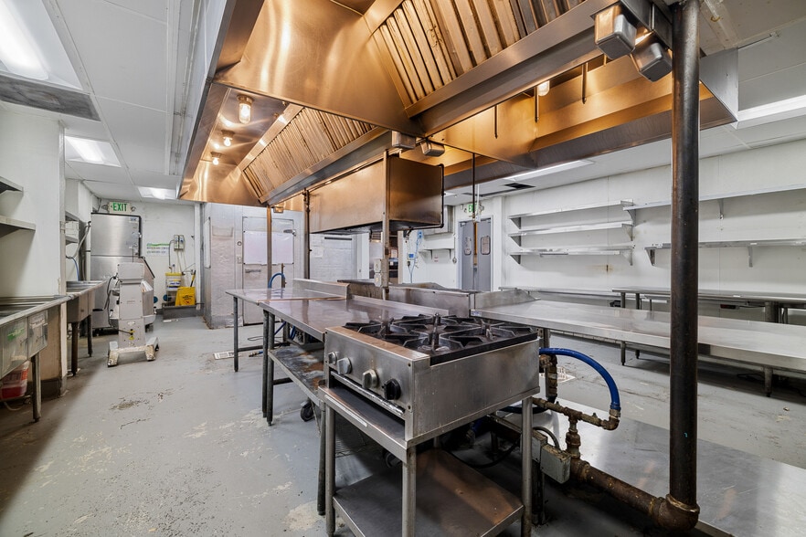 More Photos Of 1156-1160 N Highland Ave, Los Angeles Storefront Retail Residential For Lease