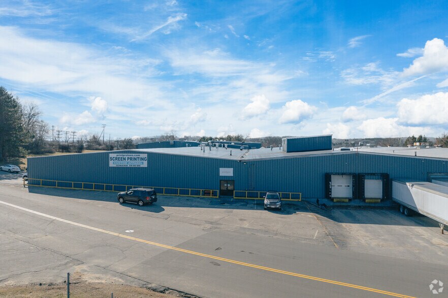 More Photos Of 231 Neck Rd, Haverhill Unknown For Lease
