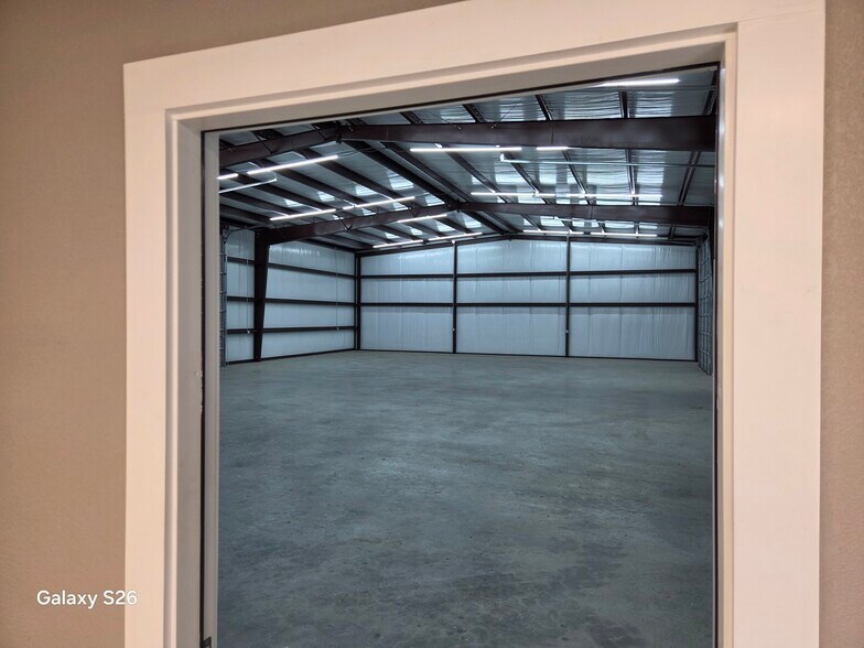 More Photos Of 2420 McKinney st, Rice Industrial For Lease