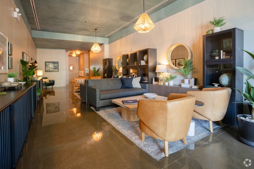 More Photos Of 4600 N Kenmore Ave, Chicago Apartments For Lease