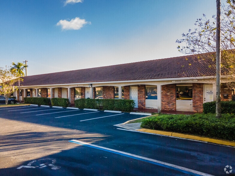More Photos Of 4100 S Hospital Dr, Plantation Medical For Lease
