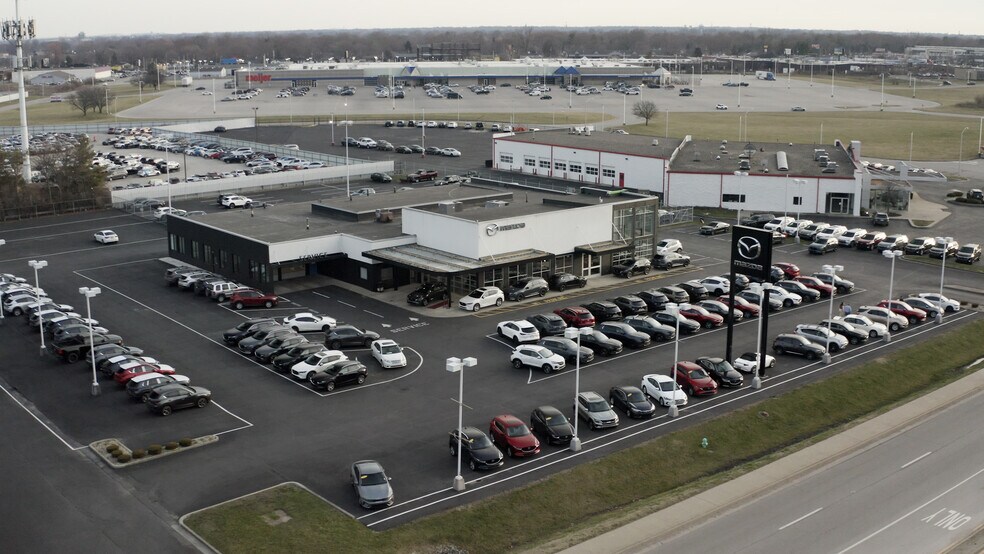 More Photos Of 5309 W Pike Plaza Rd, Indianapolis Auto Dealership For Sale