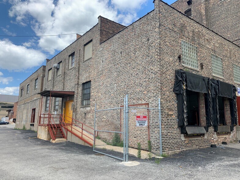 More Photos Of 1410-1440 N Kingsbury St, Chicago Manufacturing For Lease