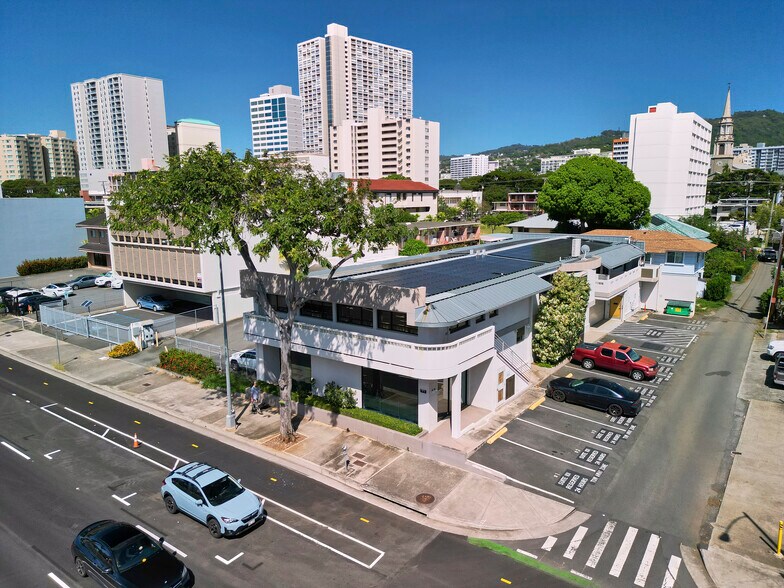 More Photos Of 1668 S King St, Honolulu Storefront Retail Office For Lease