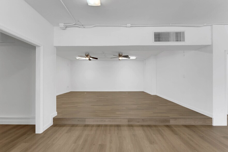 More Photos Of 5115 Silver Star Rd, Orlando Storefront Retail Office For Sale