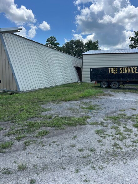 Primary Photo Of 6599 State Road 21, Keystone Heights Manufacturing For Sale