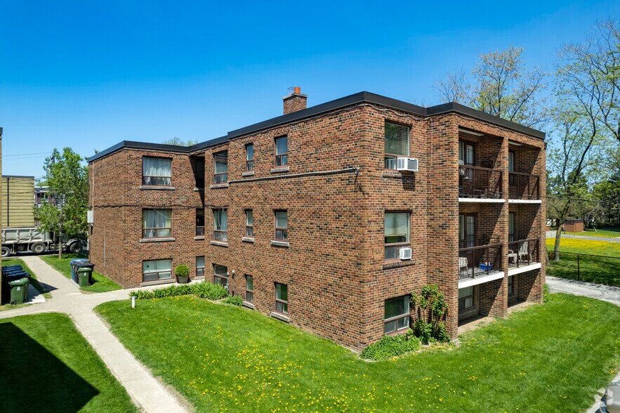 Primary Photo Of 25 Hotspur Rd, Toronto Apartments For Sale
