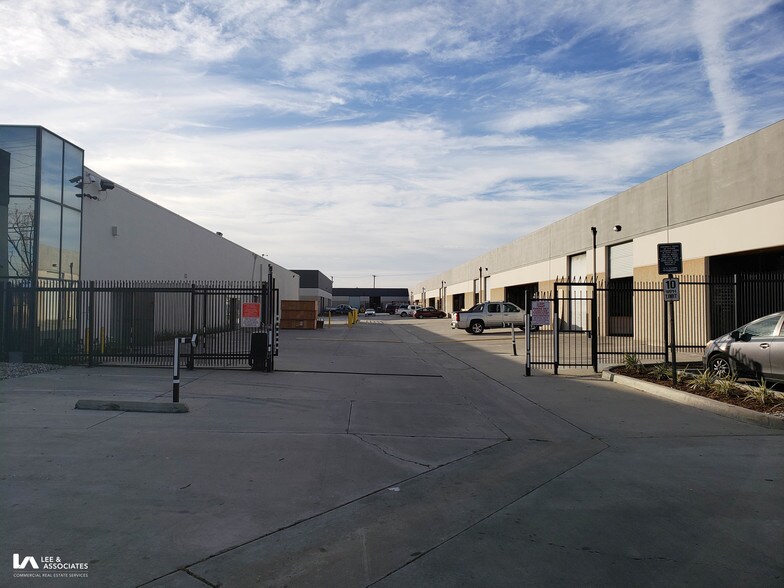 More Photos Of 10521-10579 Dale Ave, Stanton Warehouse For Lease