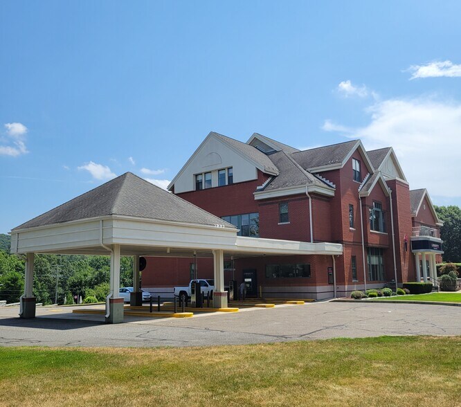 More Photos Of 333 Church St, Naugatuck Office For Sale