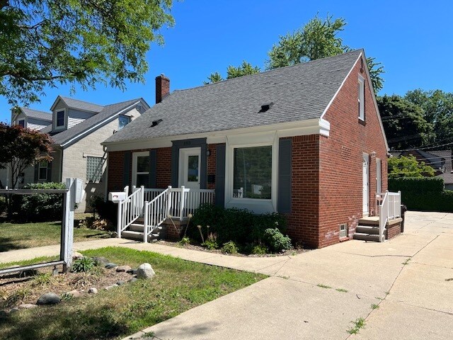 Primary Photo Of 1013 S Main St, Plymouth Storefront Retail Office For Sale