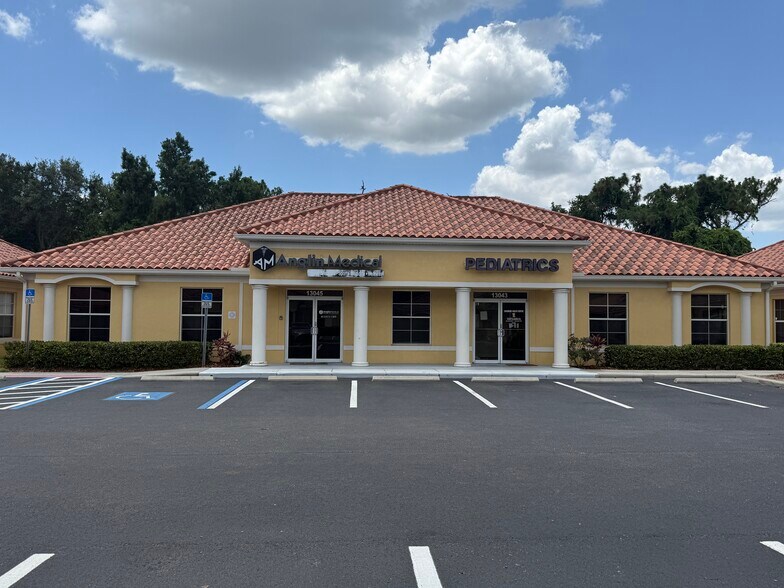 More Photos Of 13043-13045 Summerfield Sq, Riverview Medical For Sale