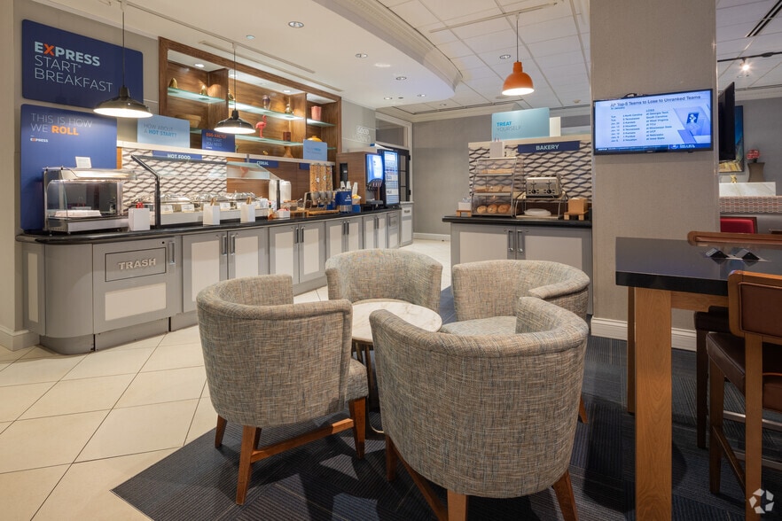 More Photos Of 640 N Wabash Ave, Chicago Hotel For Sale