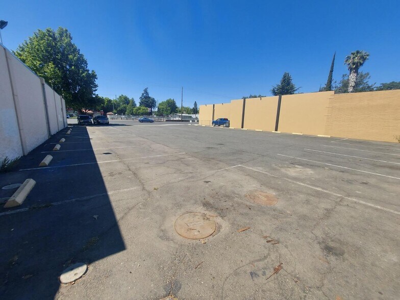 More Photos Of 511 Reeves Ave, Yuba City Restaurant For Sale