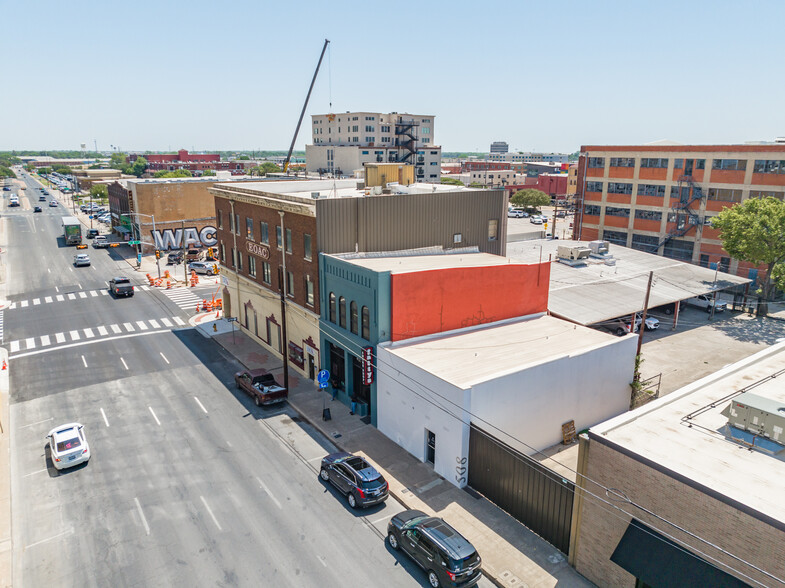 Primary Photo Of 500 Franklin Ave, Waco Showroom For Sale